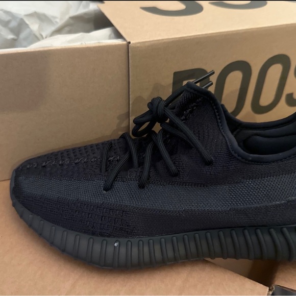 Yeezy Boost 350 V2 | Size 10.5M US | Onyx (black) | NWT Made By Adidas - Picture 4 of 6